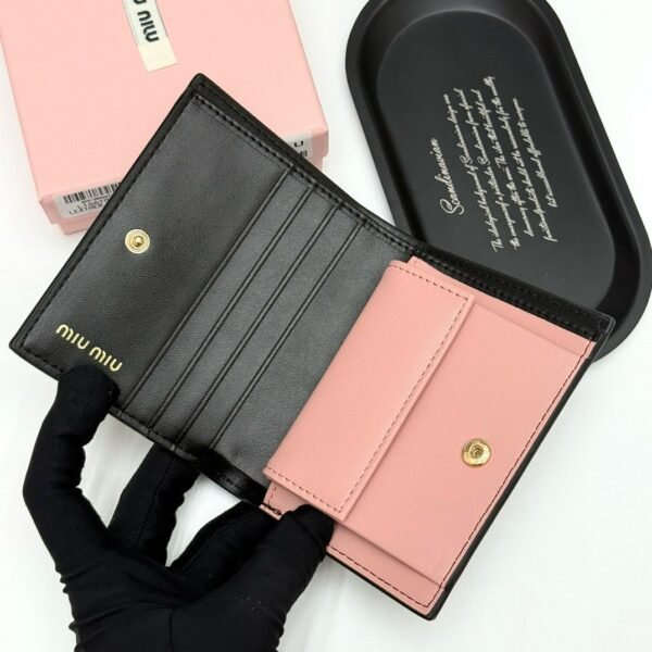 miumiu latest wallet size: 11.5*10*3cm