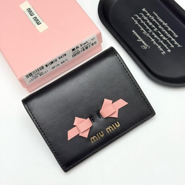 miumiu latest wallet size: 11.5*10*3cm