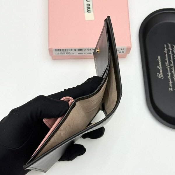 miumiu latest wallet size: 11.5*10*3cm