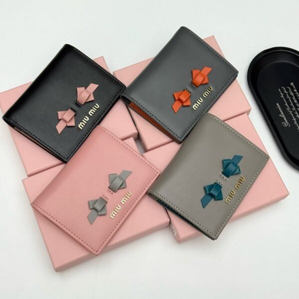 miumiu latest wallet size: 11.5*10*3cm