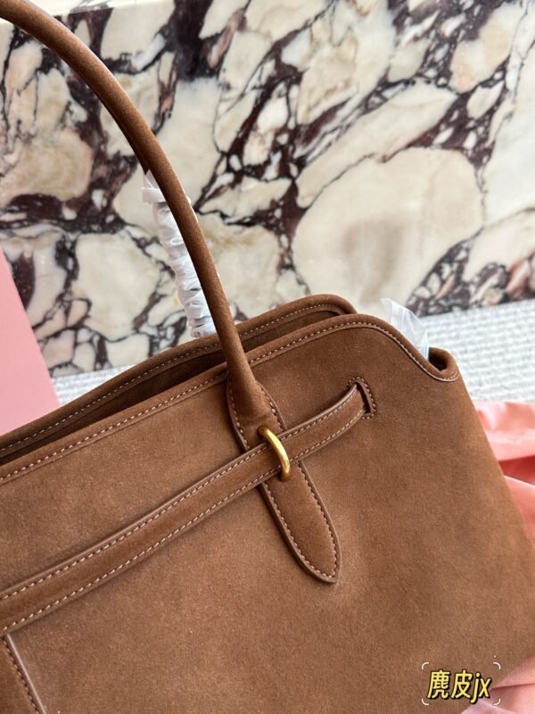 MiuMiu autumn and winter new product catwalk suede material bag size 45x22cm