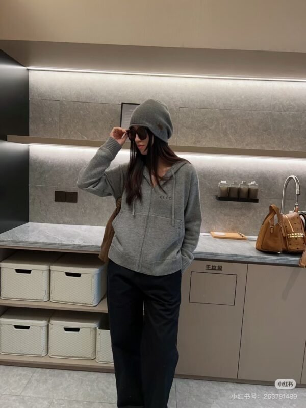 GUCCI Fall/Winter New Cardigan Coat, 100% Wool Yarn Fabric, Soft and Comfortable