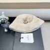 moncler Women’s faux fur mink hat, thickened and warm, perfect for autumn and winter.