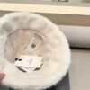 moncler Women’s faux fur mink hat, thickened and warm, perfect for autumn and winter.