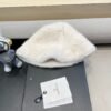 moncler Women’s faux fur mink hat, thickened and warm, perfect for autumn and winter.