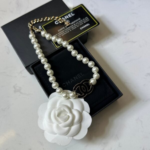 Xiaoxiang 25C Double c Pearl Necklace