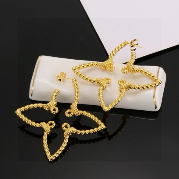 LV four-leaf clover hollowed-out twisted earrings