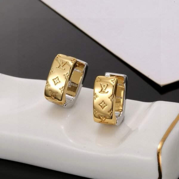 LV four-leaf clover hollowed-out twisted earrings