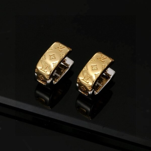 LV four-leaf clover hollowed-out twisted earrings