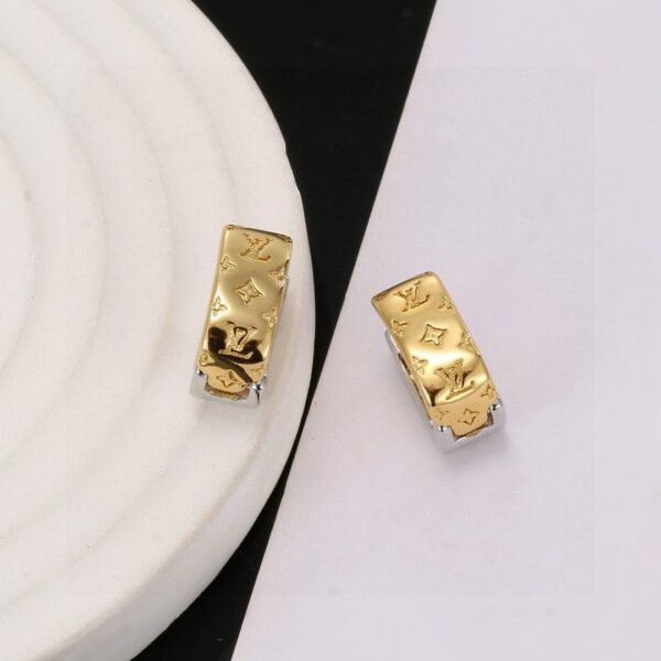 LV four-leaf clover hollowed-out twisted earrings