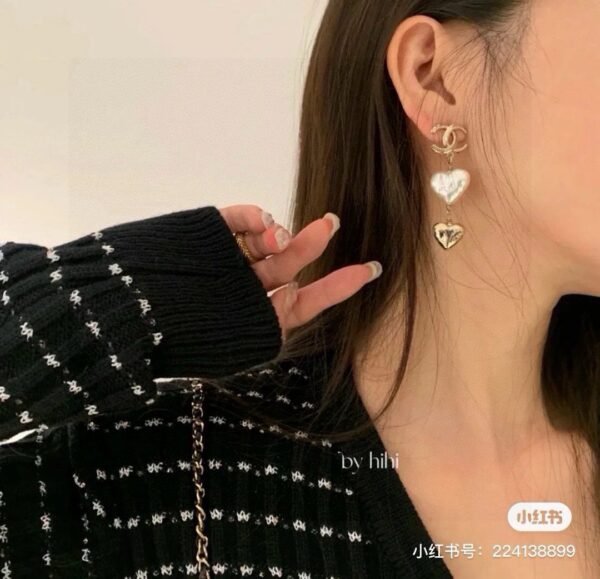 Chanel light gold heart heart earrings