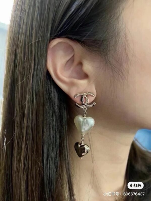 Chanel light gold heart heart earrings