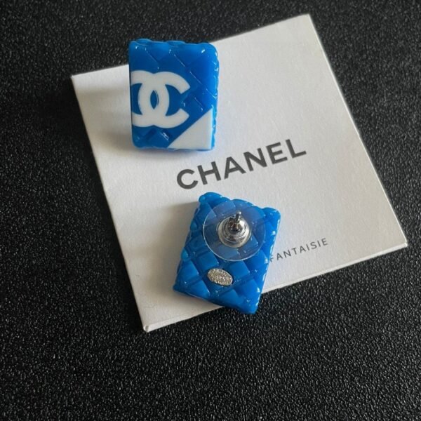 Chanel diamond-shaped double C stud earrings