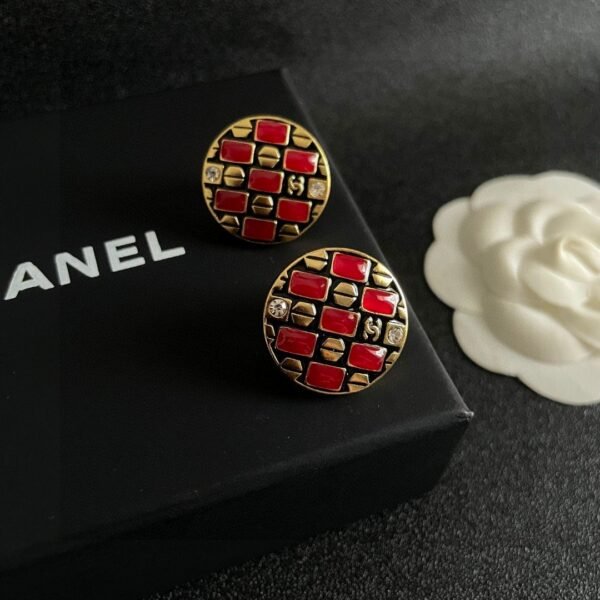 Chanel round double C stud earrings