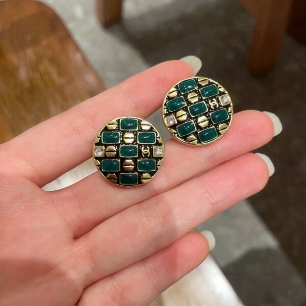 Chanel round double C stud earrings