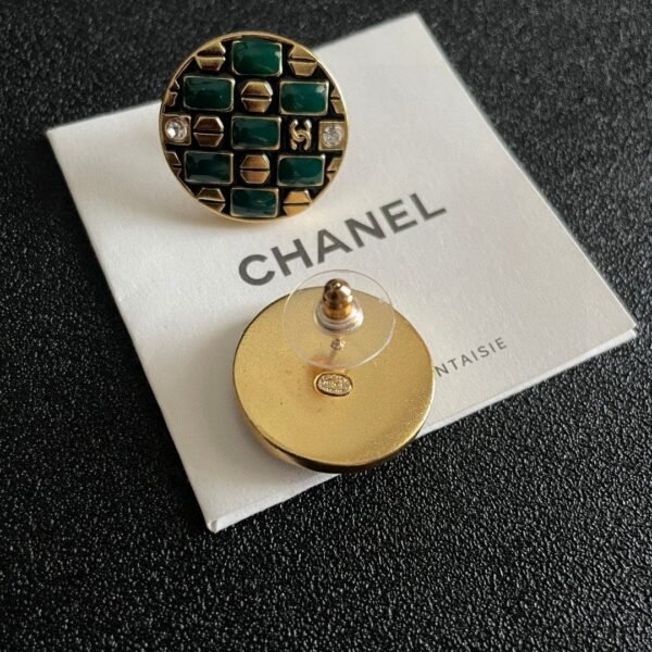 Chanel round double C stud earrings