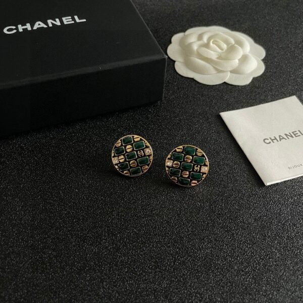 Chanel round double C stud earrings