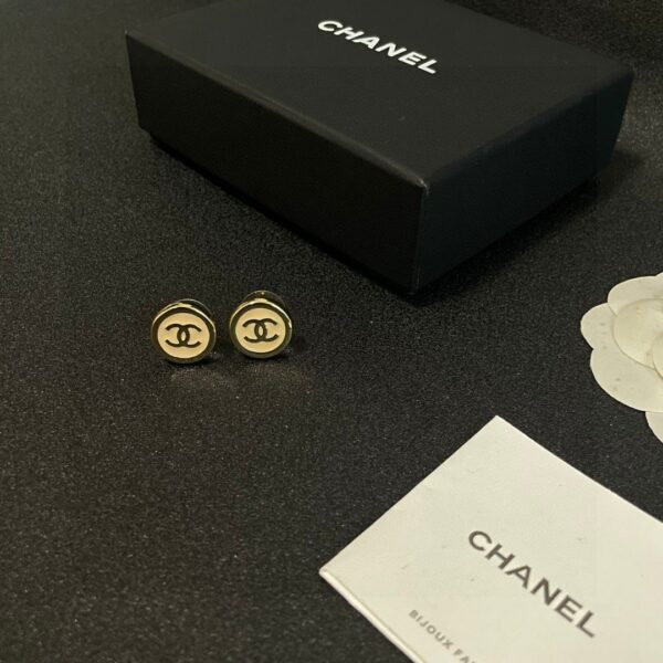 Chanel round double C stud earrings