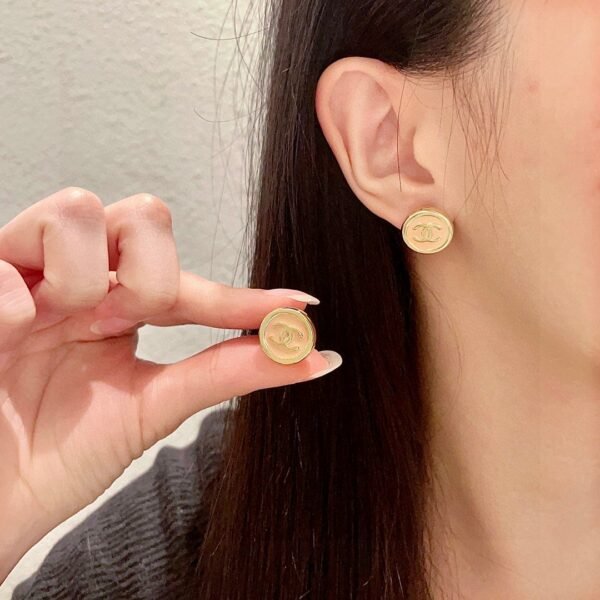 Chanel round double C stud earrings