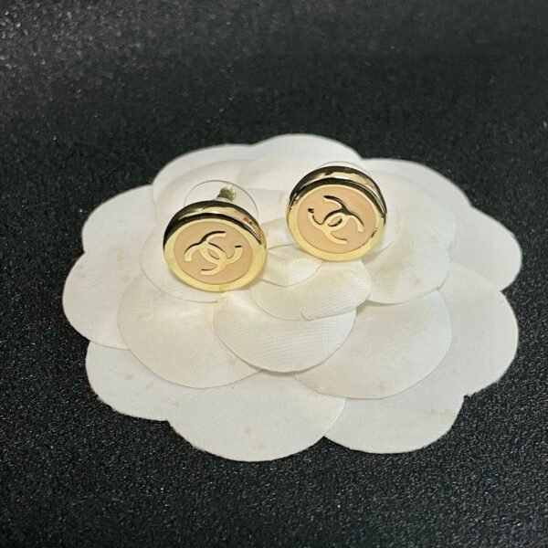 Chanel round double C stud earrings