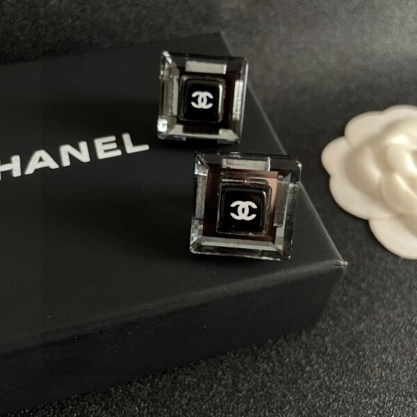 Chanel round double C stud earrings