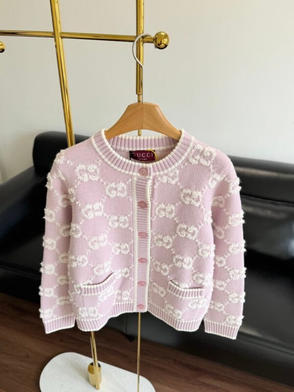 GUCCI autumn and winter new jacquard logo cardigan wool soft knit material