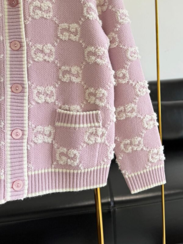 GUCCI autumn and winter new jacquard logo cardigan wool soft knit material