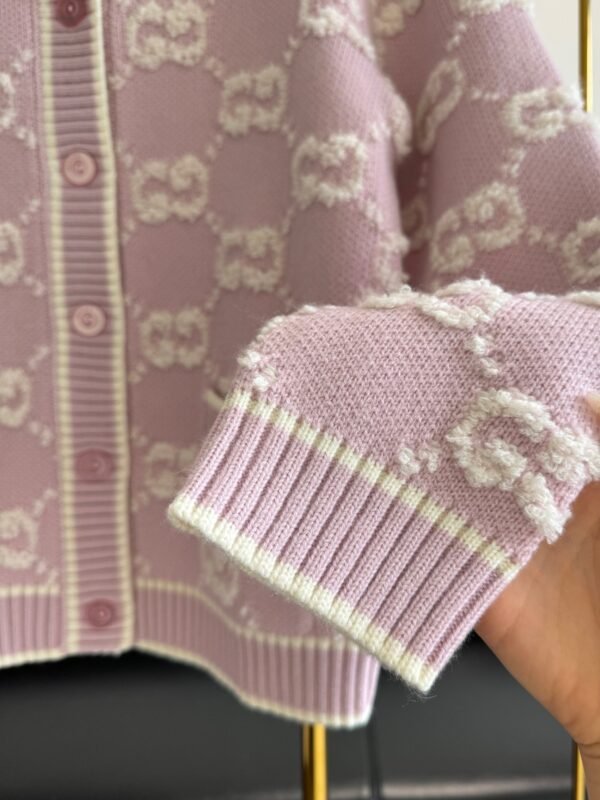 GUCCI autumn and winter new jacquard logo cardigan wool soft knit material