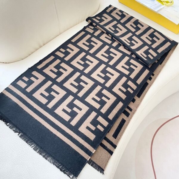 FENDI classic cashmere scarf size 42x180cm
