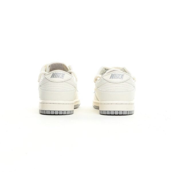 Nike SB Dunk Low“LV