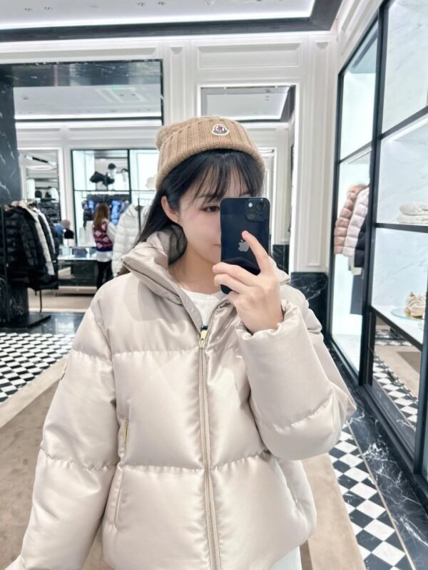 ???????????????????????????? New BONNELLES satin fabric women’s short down jacket Color: Champagne gold