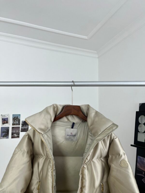 ???????????????????????????? New BONNELLES satin fabric women’s short down jacket Color: Champagne gold