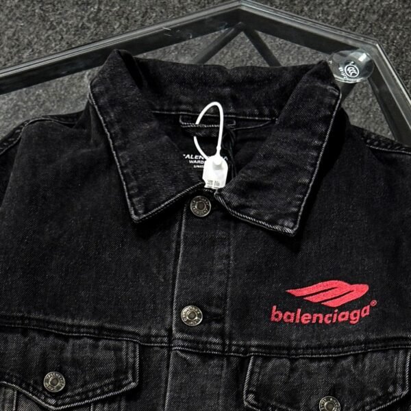 Balenciaga 2025 high-end denim jackets are made of 480g high-quality fabric