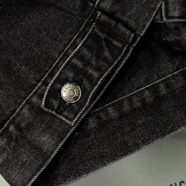 Balenciaga 2025 high-end denim jackets are made of 480g high-quality fabric