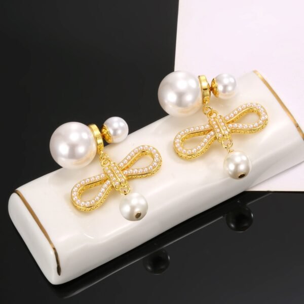 DIOR Pearl earrings