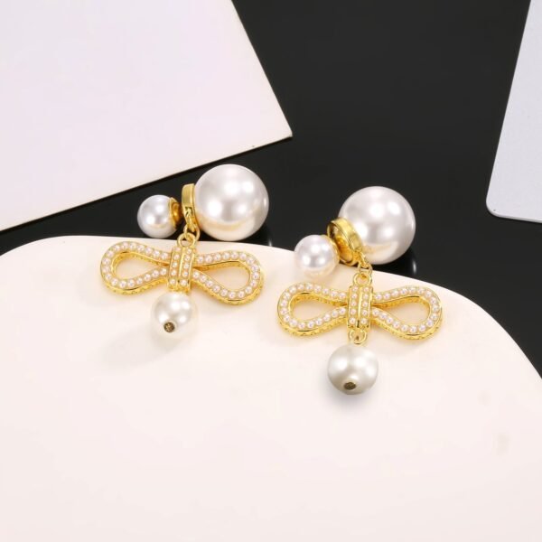 DIOR Pearl earrings