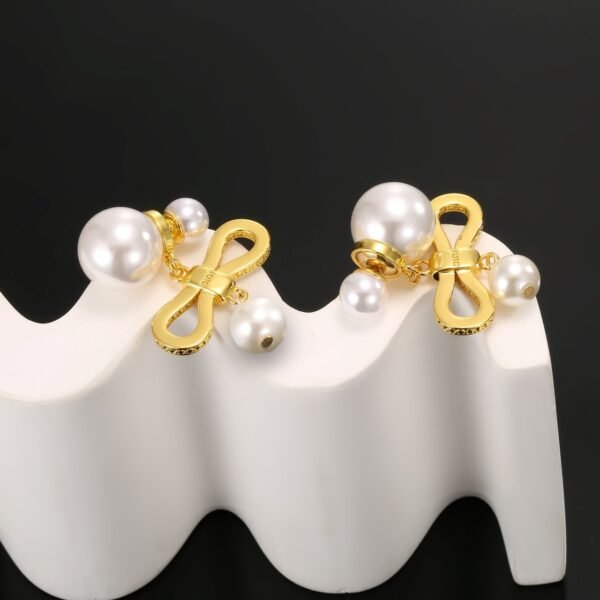 DIOR Pearl earrings