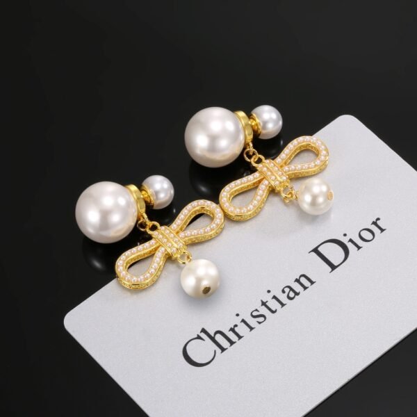 DIOR Pearl earrings