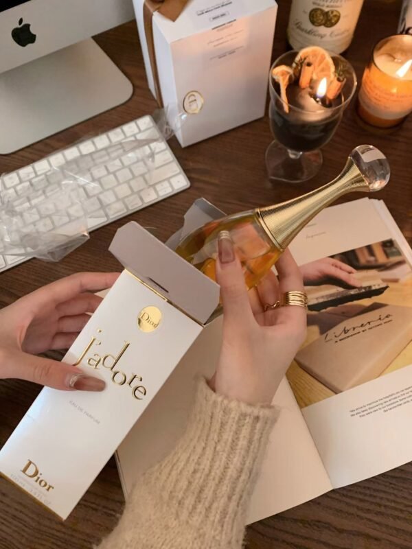 CHANEL powder meets women’s eau de toilette 100ml