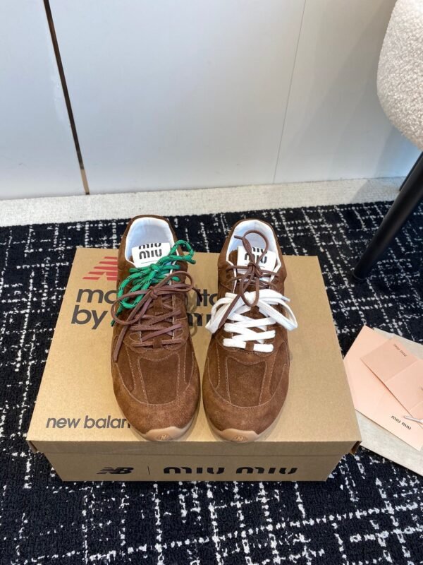 miumiu&NB Co branded sports shoes