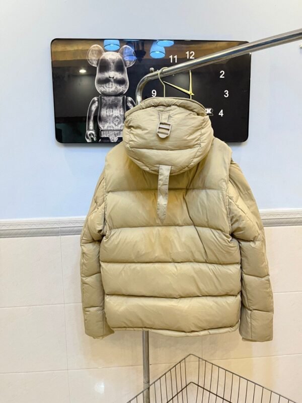 Burberry detachable hood long sleeve winter down jacket for men and women