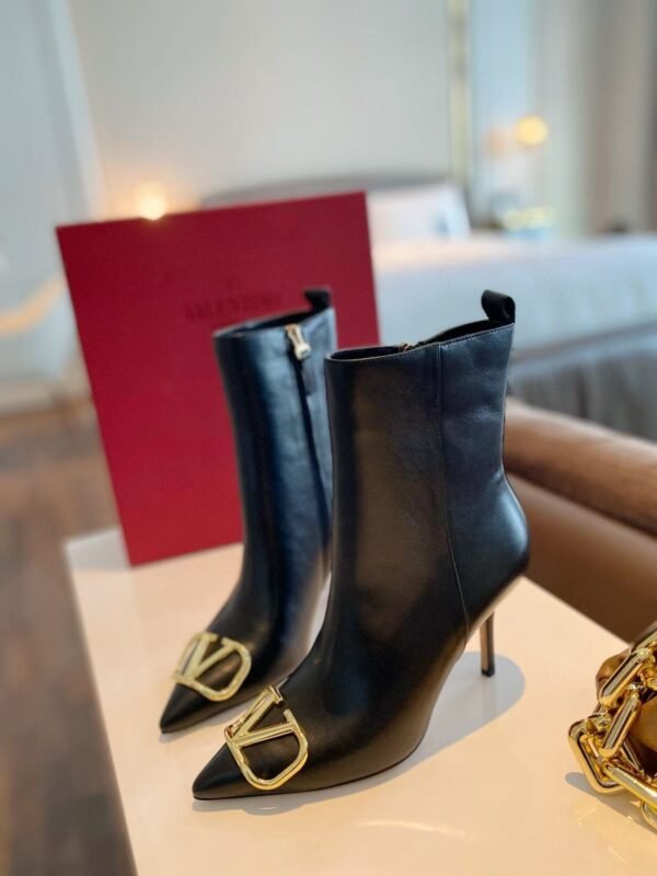 Valentino boots premium version natural leather