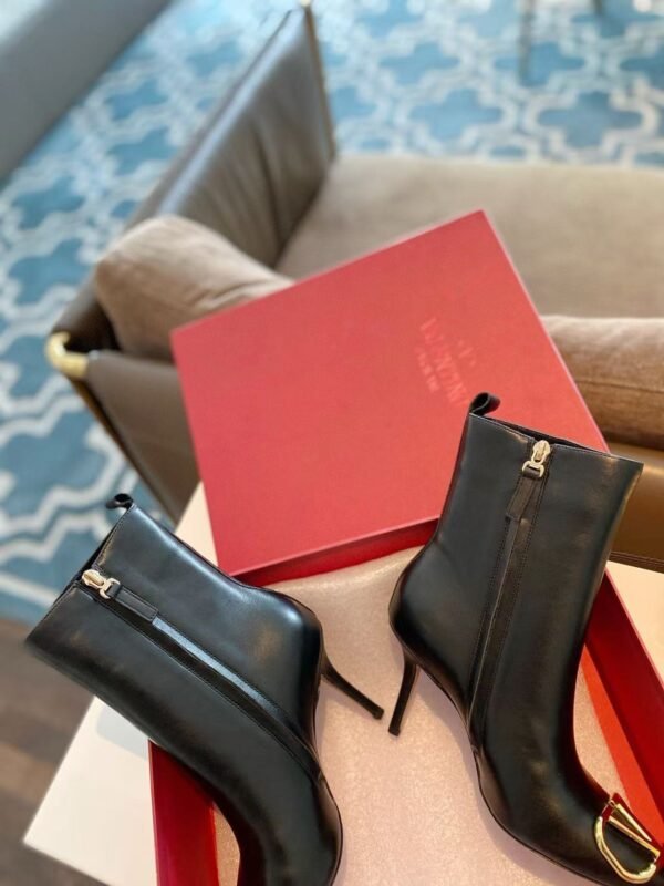 Valentino boots premium version natural leather