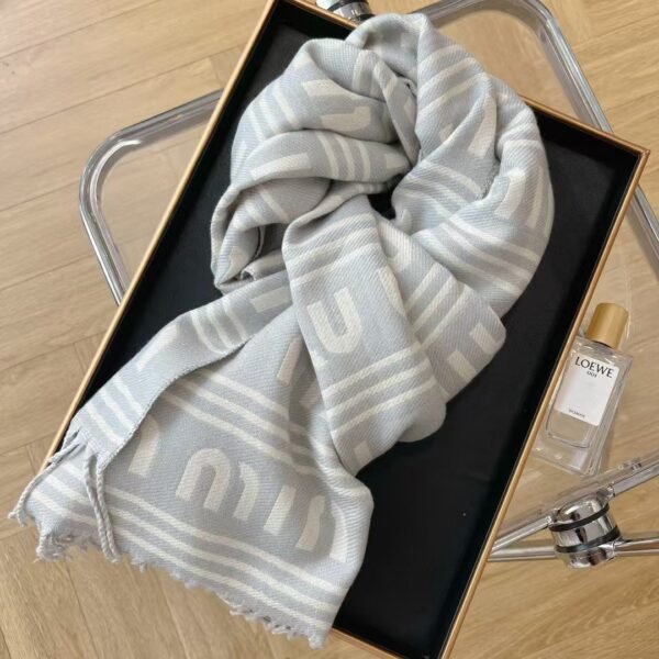 miumiu scarf