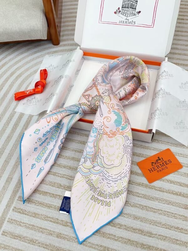 Hermès silk scarf dimensions: 90cm x 90cm