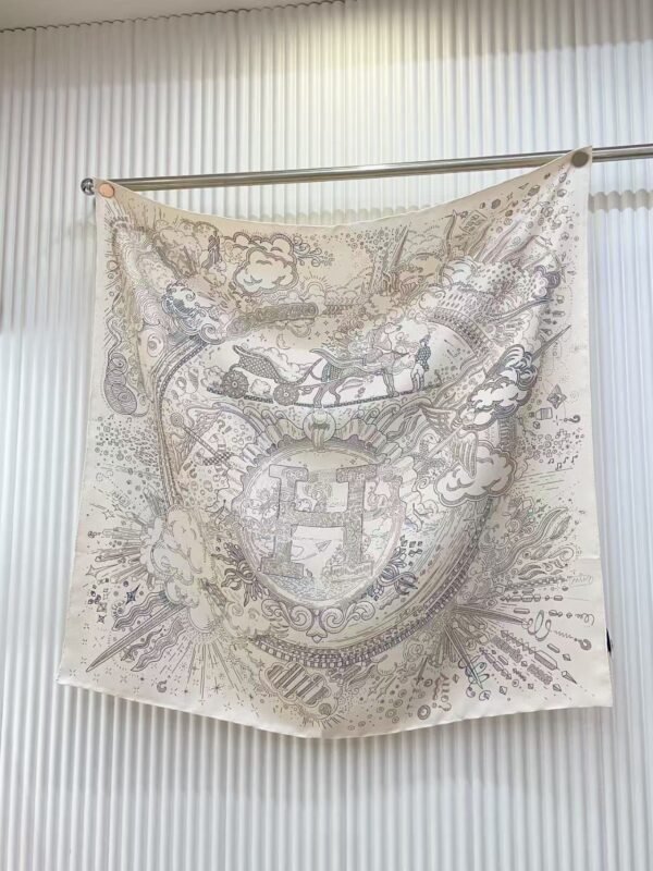 Hermès silk scarf dimensions: 90cm x 90cm