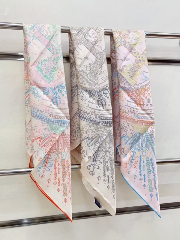 Hermès silk scarf dimensions: 90cm x 90cm