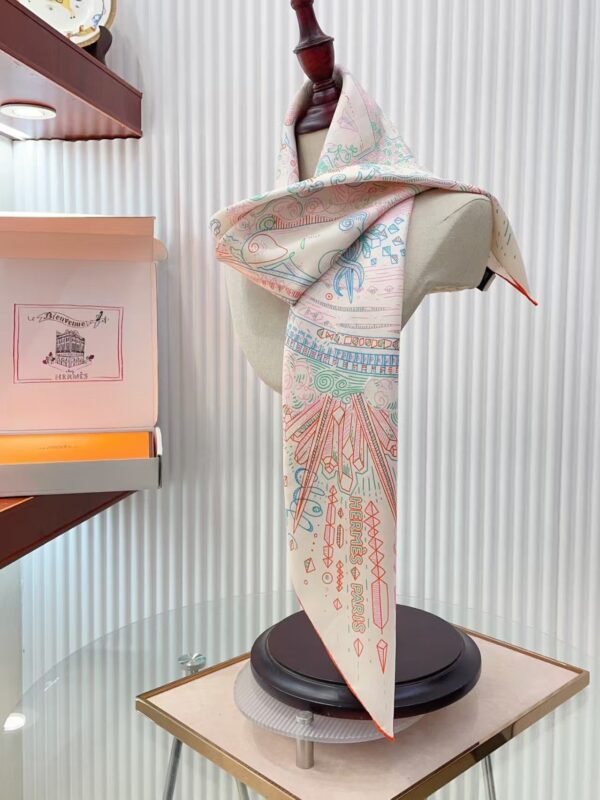 Hermès silk scarf dimensions: 90cm x 90cm