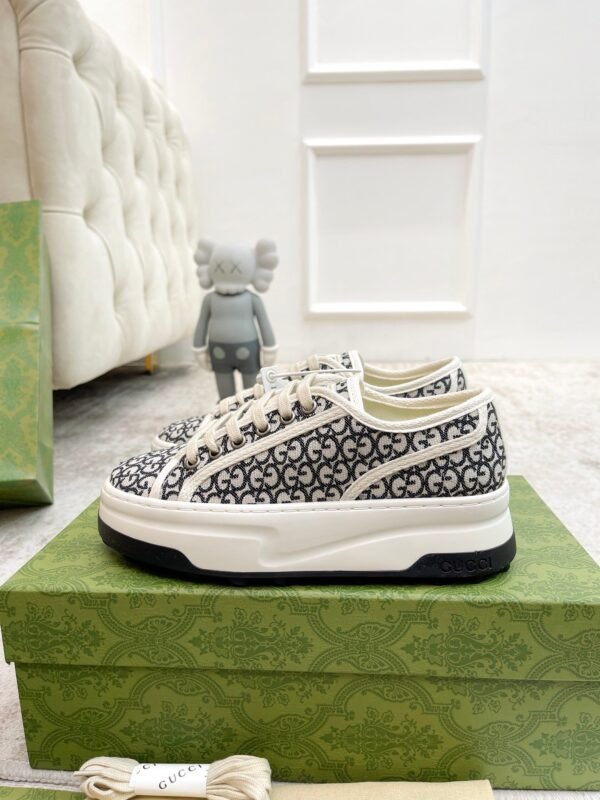 GUCCI casual shoes