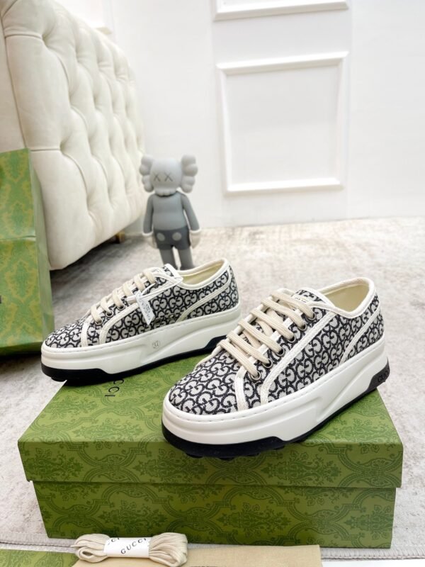 GUCCI casual shoes